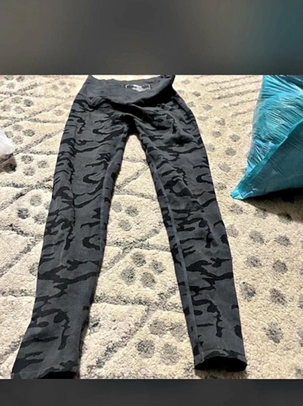 SOUL Camo Leggings in Black Like New